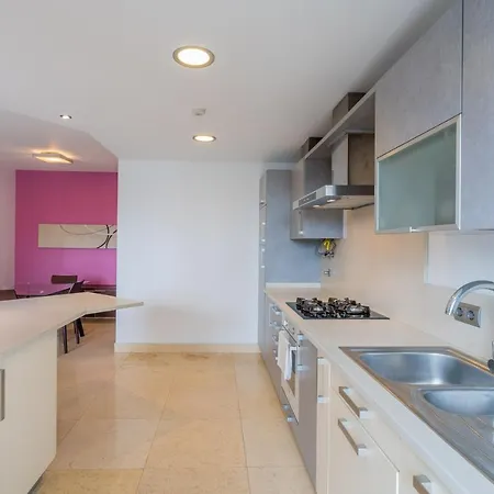 Apartment Flh Modern With Balcony